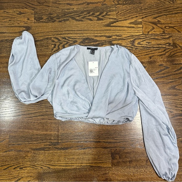 Silky Blue low cut cropped blouse long sleeve - Picture 6 of 7